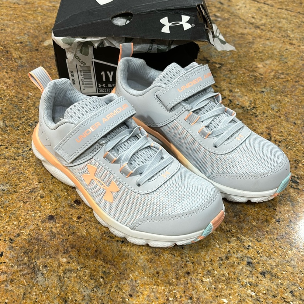 Under Armour UA sneakers new in box youth 1Y